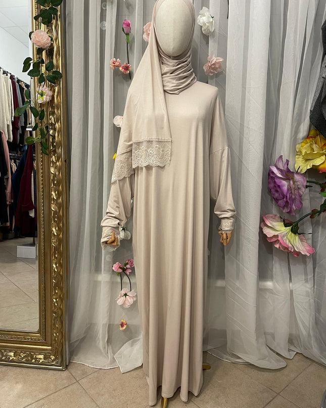 Gebetskleid mit Spitze