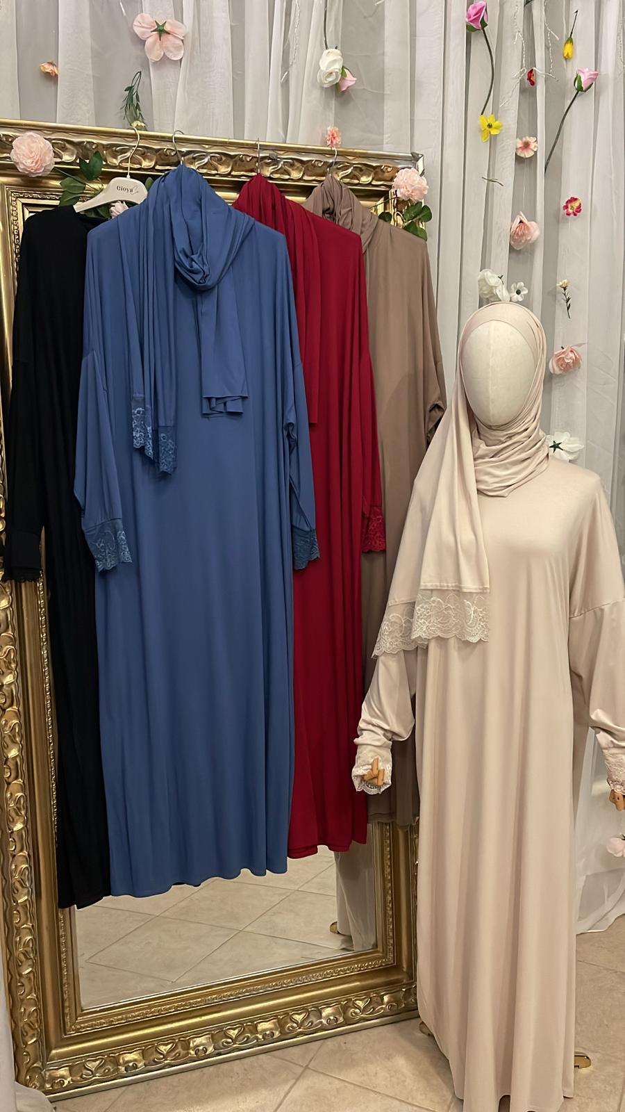 Gebetskleid mit Spitze