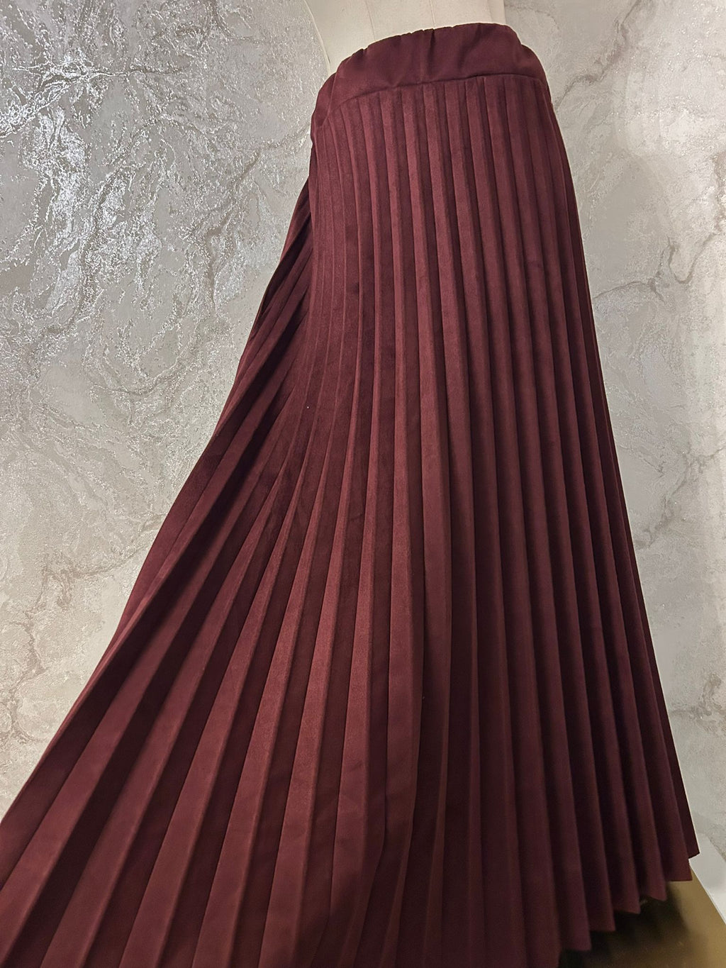 Plissee-Rock aus hochwertigem Velours