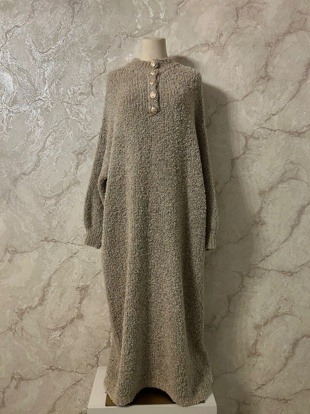 Strickkleid mit Knöpfen