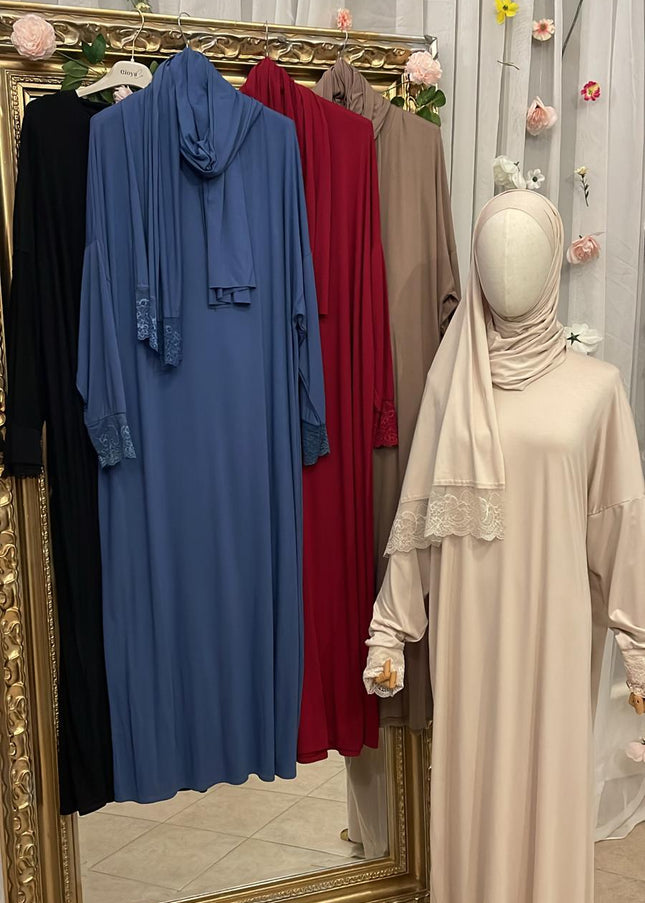 Gebetskleid mit Spitze