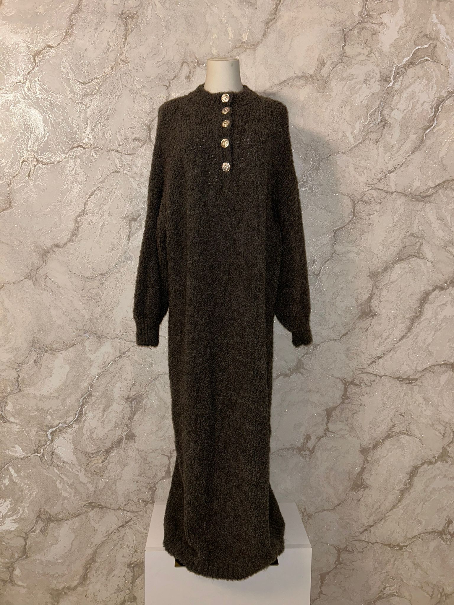 Strickkleid mit Knöpfen