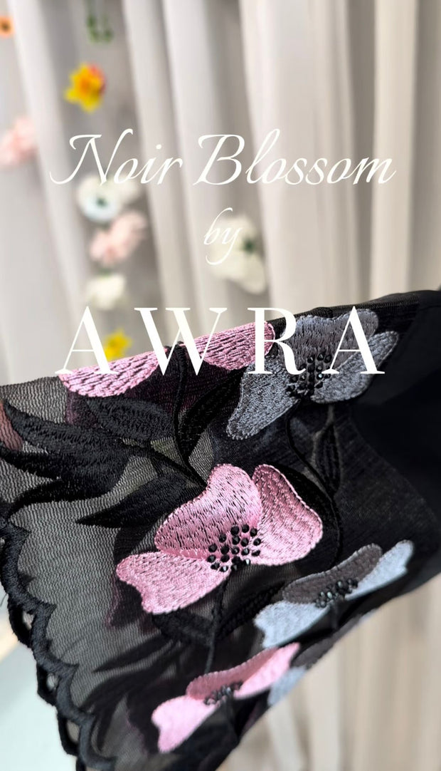 <h3>As special as you are <a href="https://awra.at/collections/premium-pashmina-set" title="https://awra.at/collections/premium-pashmina-set"><em>💎</em></a><br/></h3>